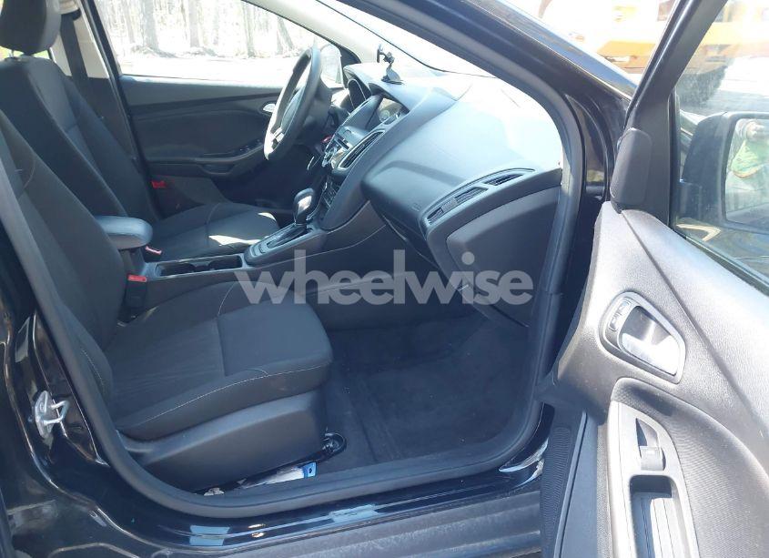 Photo 5 of 2017 Ford Focus SEL (VIN 1FADP3H20HL331570)