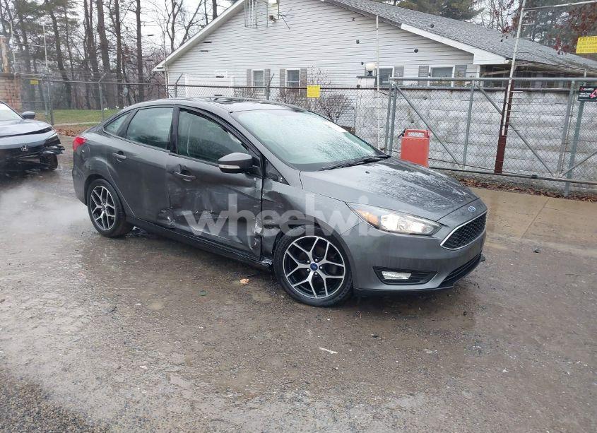 2017 Ford Focus SEL (VIN 1FADP3H20HL331875) main photo