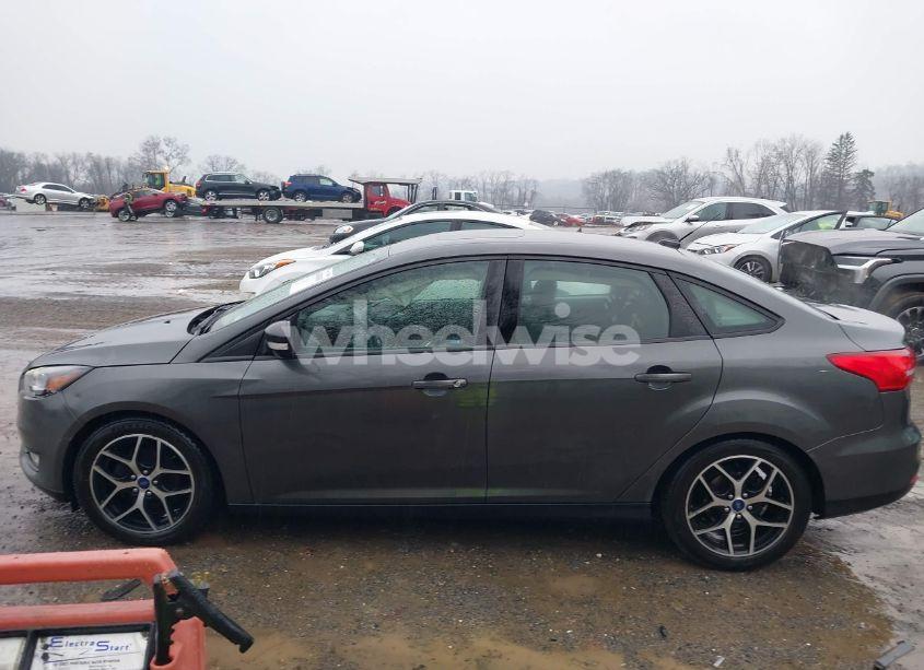 Photo 14 of 2017 Ford Focus SEL (VIN 1FADP3H20HL331875)