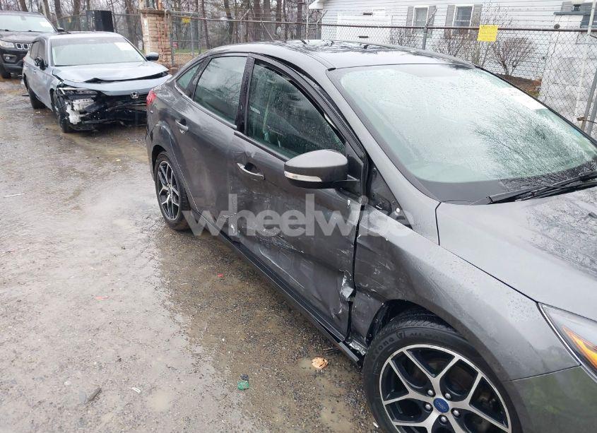 Photo 17 of 2017 Ford Focus SEL (VIN 1FADP3H20HL331875)