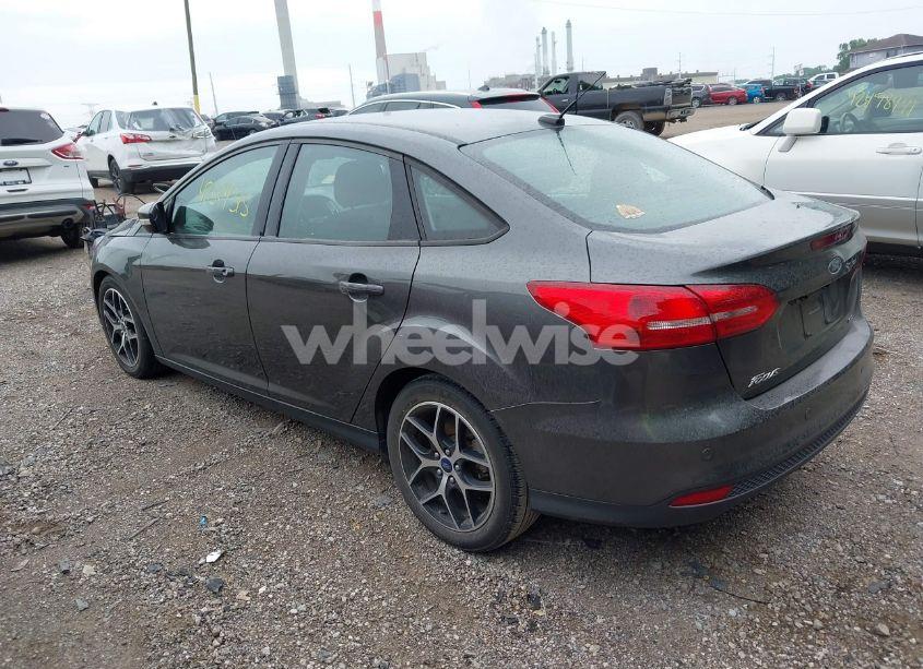 Photo 3 of 2018 Ford Focus SEL (VIN 1FADP3H20JL200919)