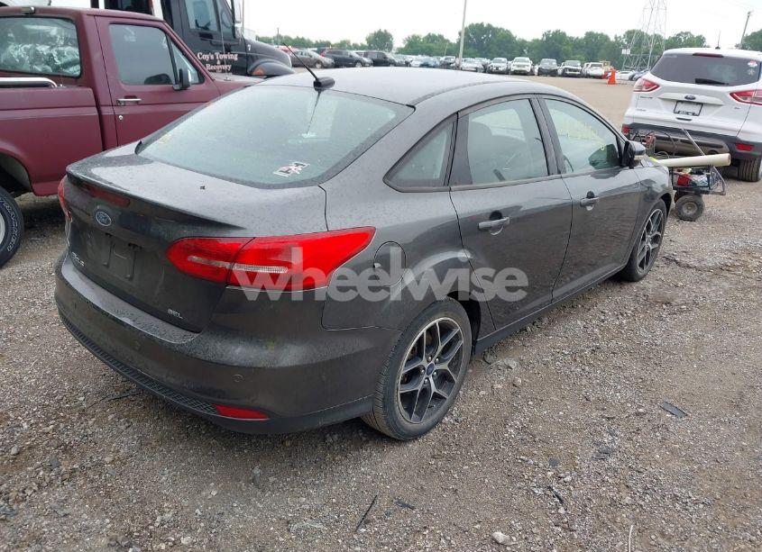 Photo 4 of 2018 Ford Focus SEL (VIN 1FADP3H20JL200919)