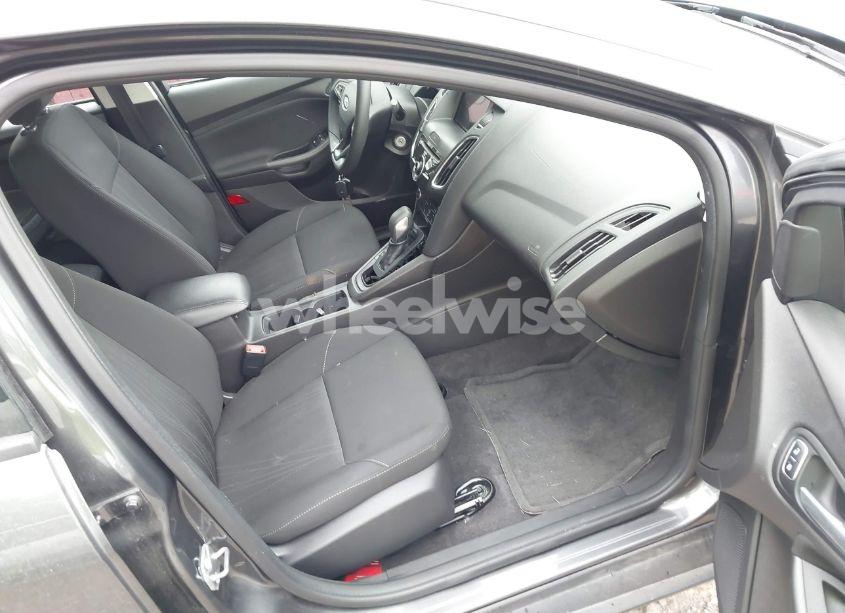 Photo 5 of 2018 Ford Focus SEL (VIN 1FADP3H20JL200919)