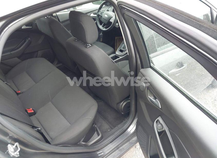 Photo 8 of 2018 Ford Focus SEL (VIN 1FADP3H20JL200919)