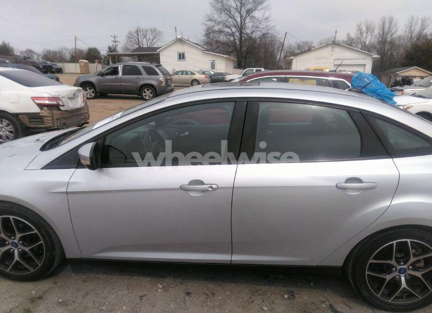 Photo 14 of 2018 Ford Focus SEL (VIN 1FADP3H20JL201374)