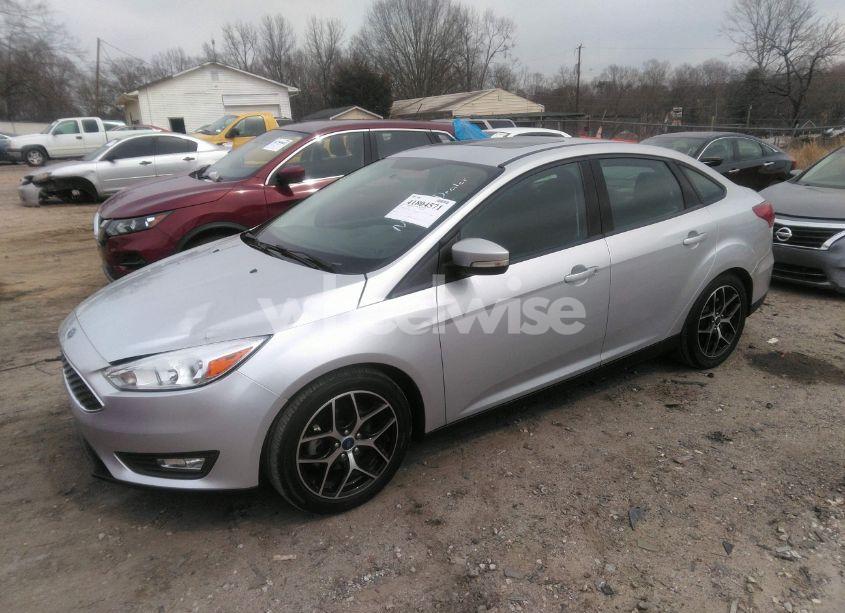 Photo 2 of 2018 Ford Focus SEL (VIN 1FADP3H20JL201374)