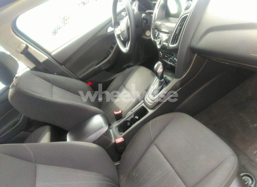 Photo 5 of 2018 Ford Focus SEL (VIN 1FADP3H20JL201374)