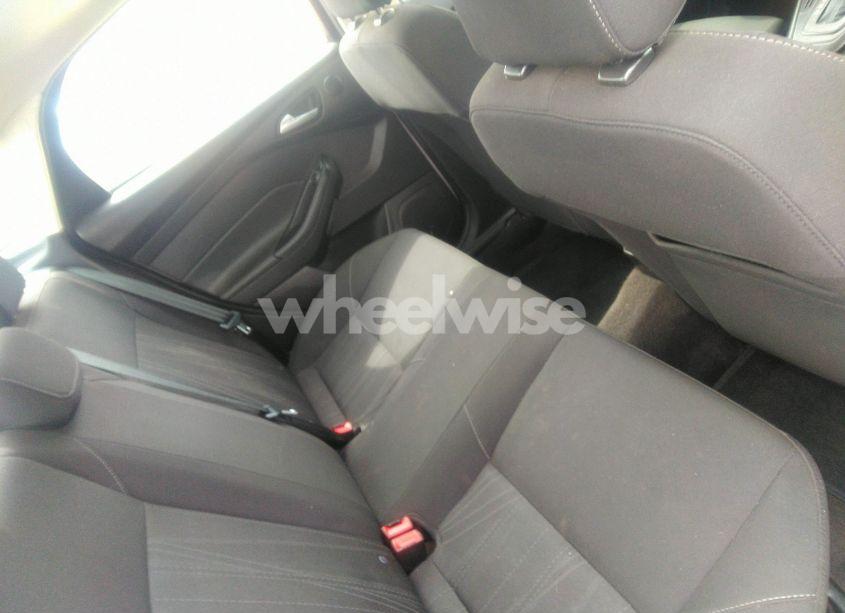 Photo 8 of 2018 Ford Focus SEL (VIN 1FADP3H20JL201374)