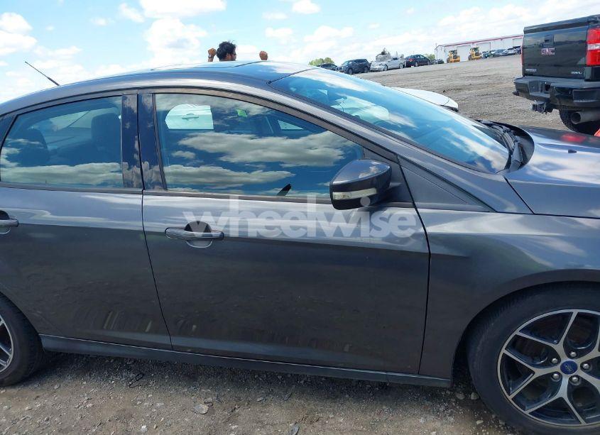Photo 13 of 2018 Ford Focus SEL (VIN 1FADP3H20JL226341)