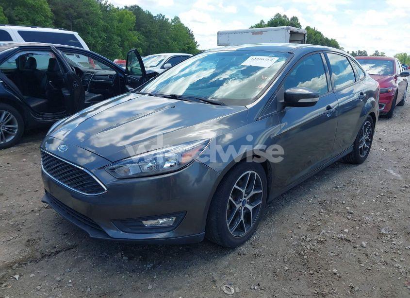 Photo 2 of 2018 Ford Focus SEL (VIN 1FADP3H20JL226341)
