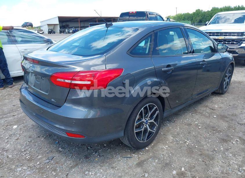 Photo 4 of 2018 Ford Focus SEL (VIN 1FADP3H20JL226341)
