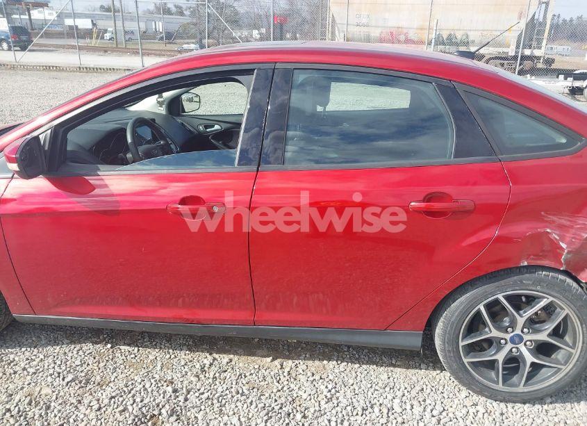 Photo 14 of 2018 Ford Focus SEL (VIN 1FADP3H20JL255774)