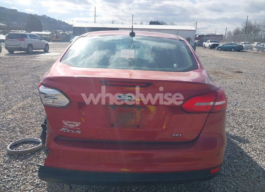 Photo 16 of 2018 Ford Focus SEL (VIN 1FADP3H20JL255774)