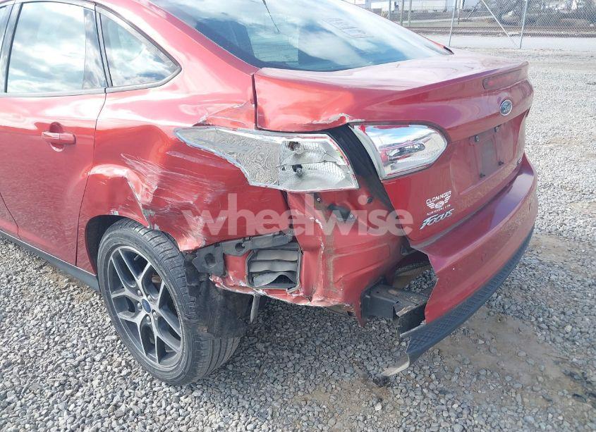 Photo 6 of 2018 Ford Focus SEL (VIN 1FADP3H20JL255774)