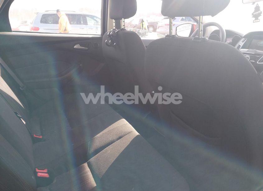 Photo 8 of 2018 Ford Focus SEL (VIN 1FADP3H20JL255774)