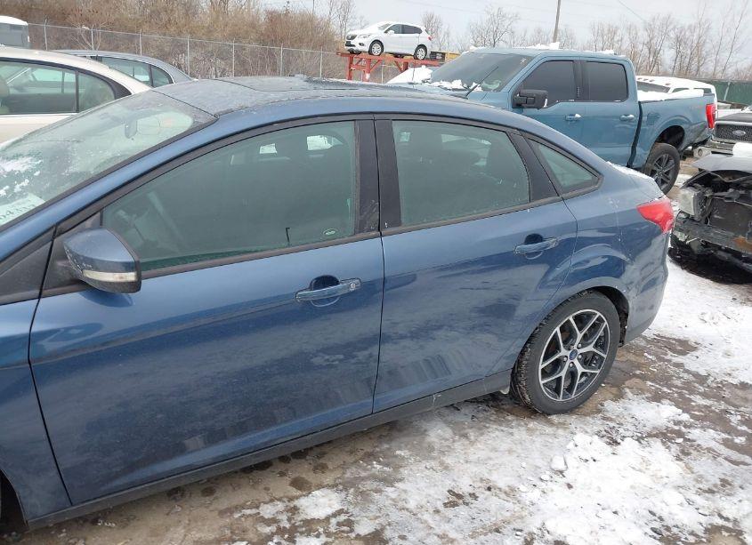 Photo 14 of 2018 Ford Focus SEL (VIN 1FADP3H20JL268458)