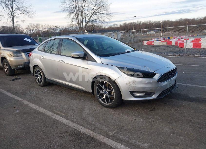 2017 Ford Focus SEL (VIN 1FADP3H21HL269502) main photo