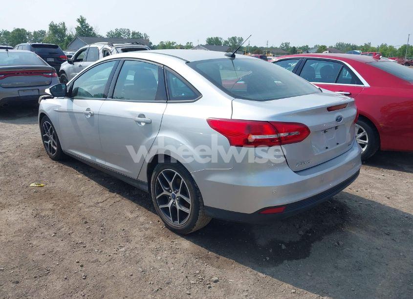 Photo 3 of 2017 Ford Focus SEL (VIN 1FADP3H21HL340181)