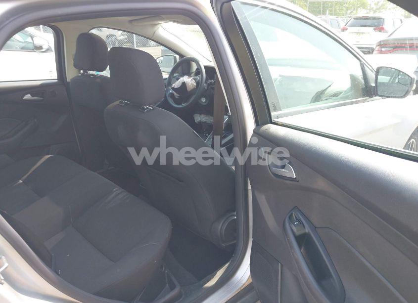 Photo 8 of 2017 Ford Focus SEL (VIN 1FADP3H21HL340181)