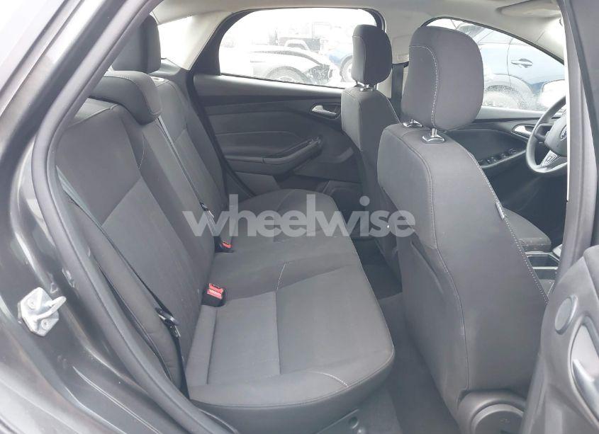 Photo 8 of 2018 Ford Focus SEL (VIN 1FADP3H21JL221889)