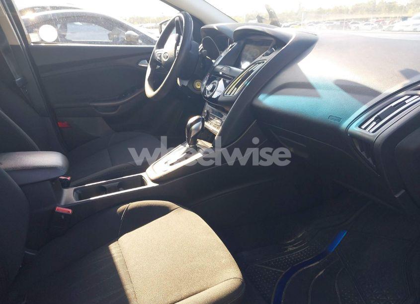 Photo 5 of 2018 Ford Focus SEL (VIN 1FADP3H21JL285446)