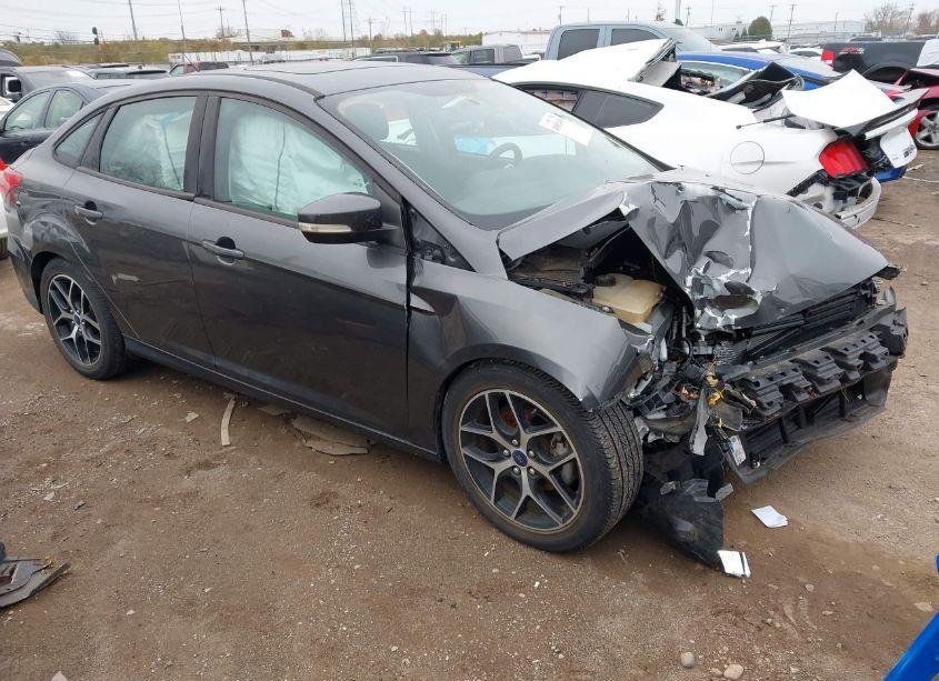 2017 Ford Focus SEL (VIN 1FADP3H22HL265135) main photo
