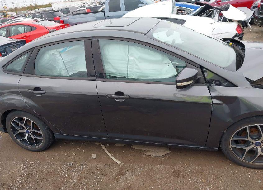 Photo 13 of 2017 Ford Focus SEL (VIN 1FADP3H22HL265135)