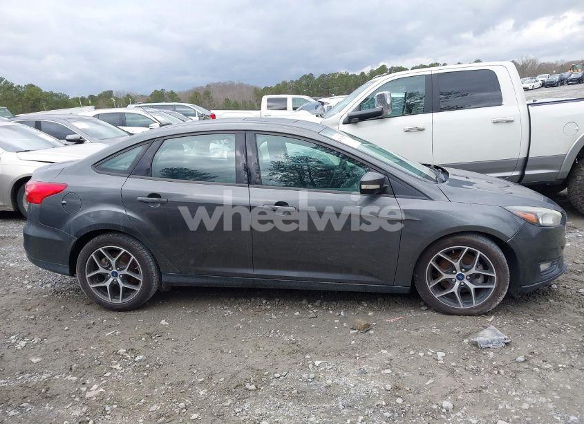 Photo 13 of 2017 Ford Focus SEL (VIN 1FADP3H22HL305908)