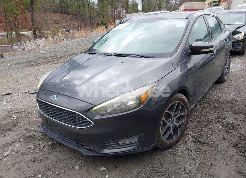 Photo 2 of 2017 Ford Focus SEL (VIN 1FADP3H22HL305908)