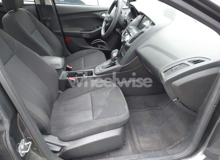 Photo 5 of 2017 Ford Focus SEL (VIN 1FADP3H22HL305908)