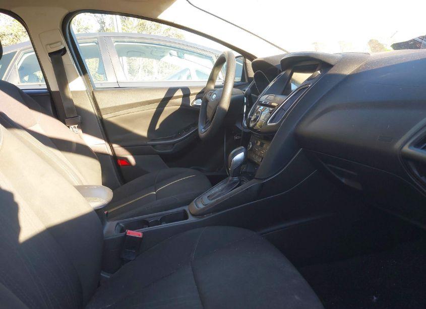 Photo 5 of 2017 Ford Focus SEL (VIN 1FADP3H22HL331408)