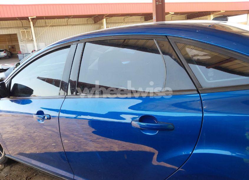 Photo 15 of 2018 Ford Focus SEL (VIN 1FADP3H22JL211680)