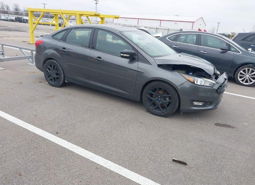 2017 Ford Focus SEL (VIN 1FADP3H23HL226392) main photo