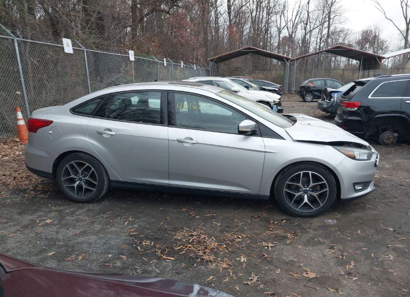 Photo 13 of 2017 Ford Focus SEL (VIN 1FADP3H23HL269954)