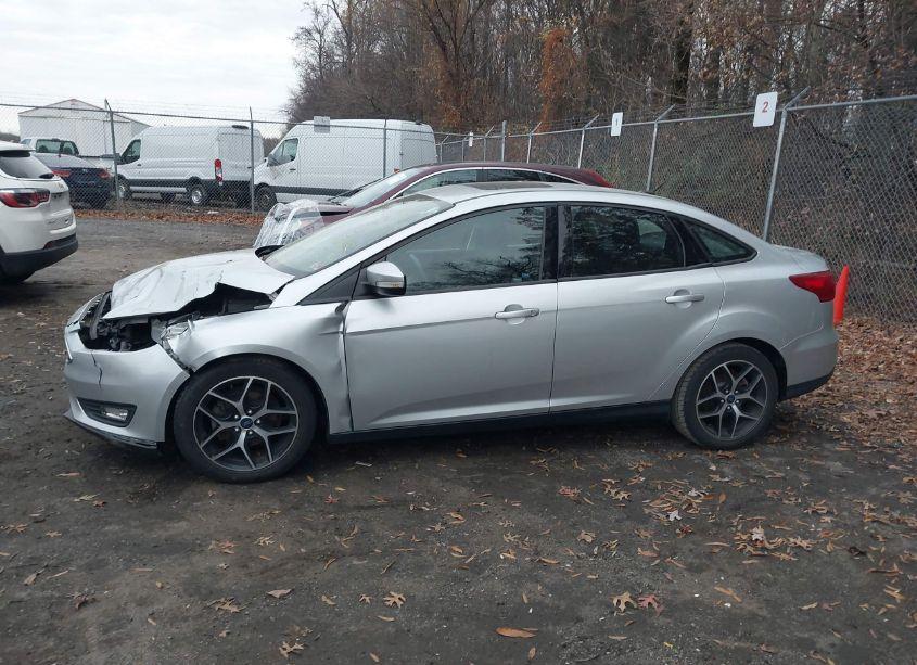 Photo 14 of 2017 Ford Focus SEL (VIN 1FADP3H23HL269954)