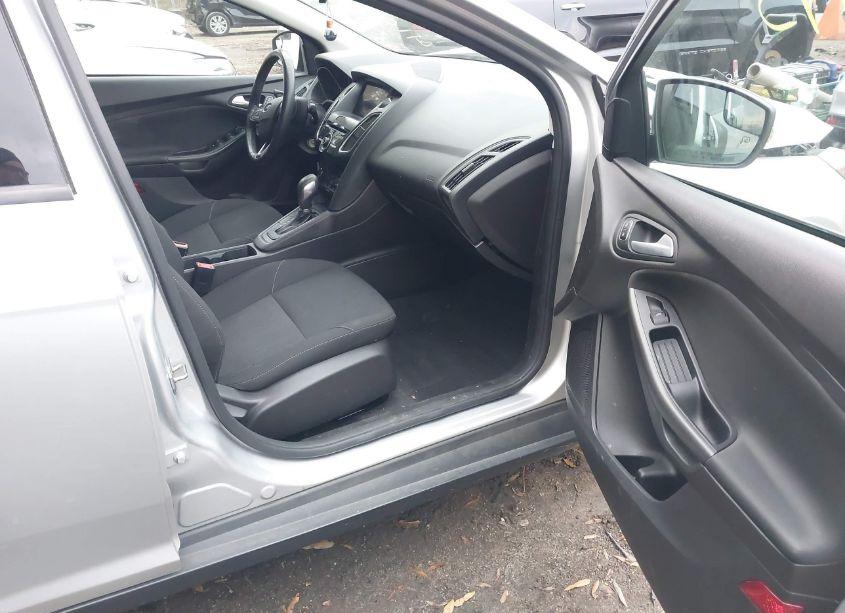 Photo 5 of 2017 Ford Focus SEL (VIN 1FADP3H23HL269954)