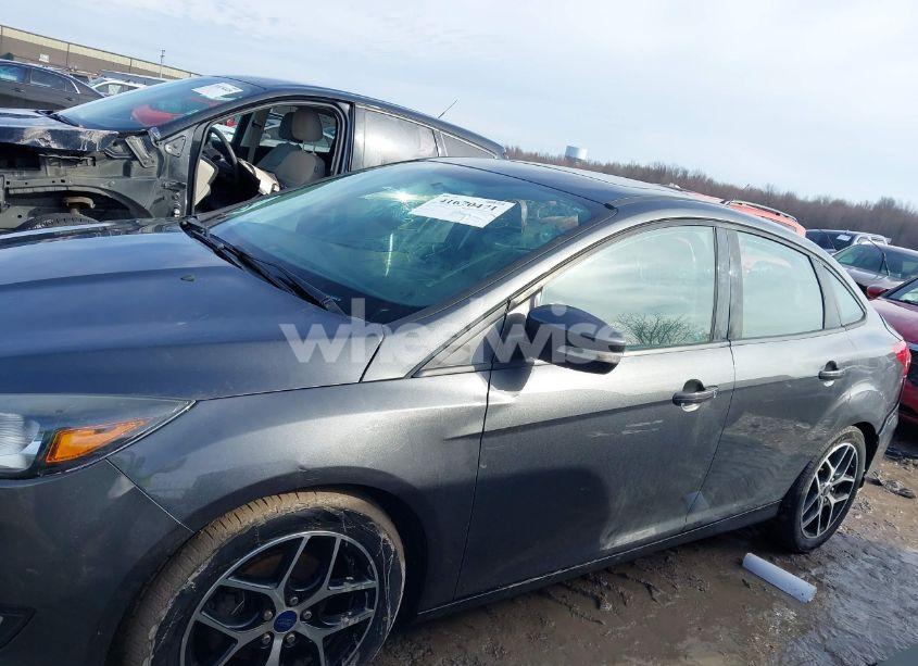 Photo 14 of 2017 Ford Focus SEL (VIN 1FADP3H23HL346905)