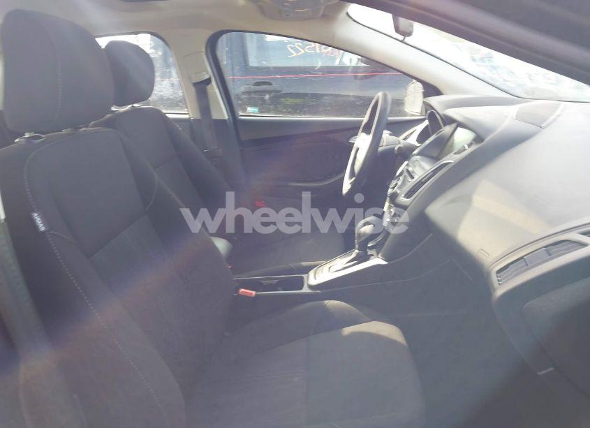 Photo 5 of 2017 Ford Focus SEL (VIN 1FADP3H23HL346905)