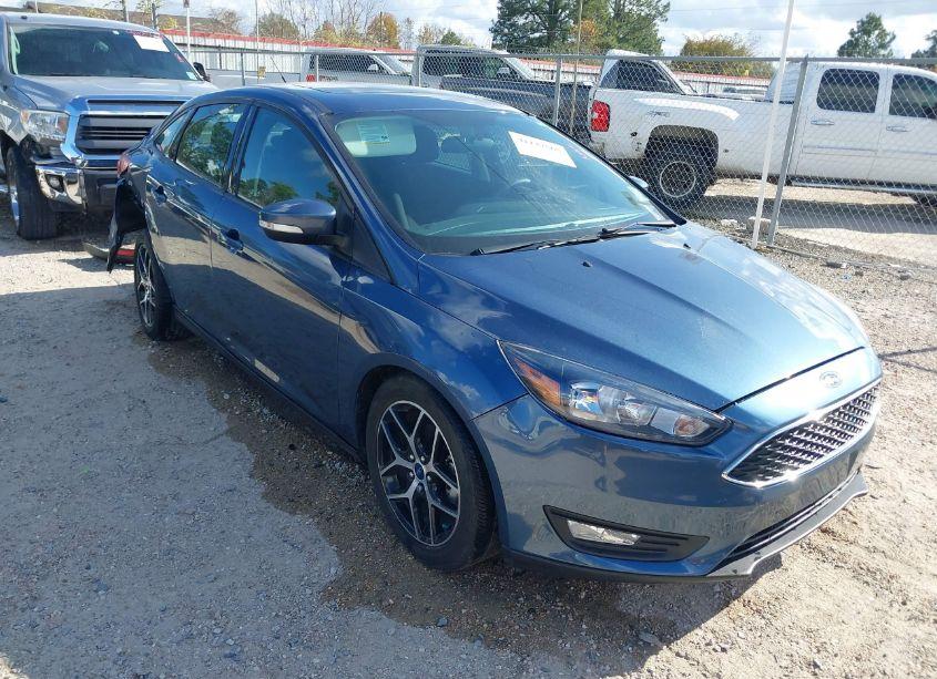 2018 Ford Focus SEL (VIN 1FADP3H23JL214765) main photo