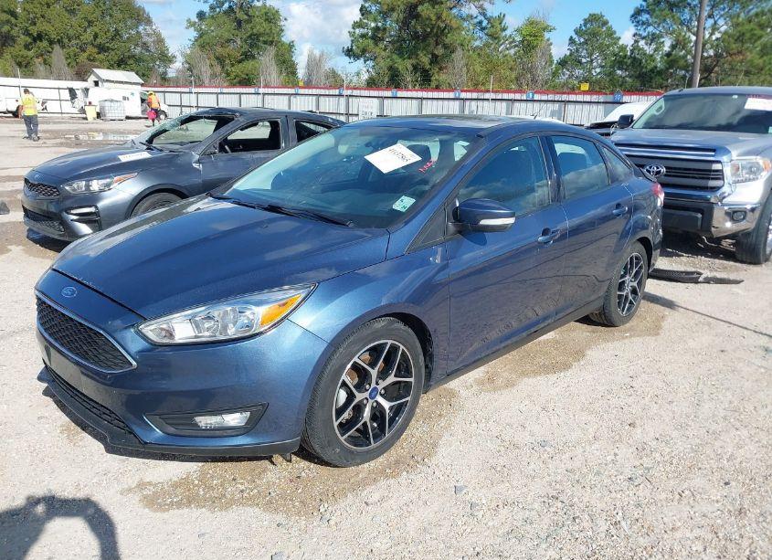 Photo 2 of 2018 Ford Focus SEL (VIN 1FADP3H23JL214765)