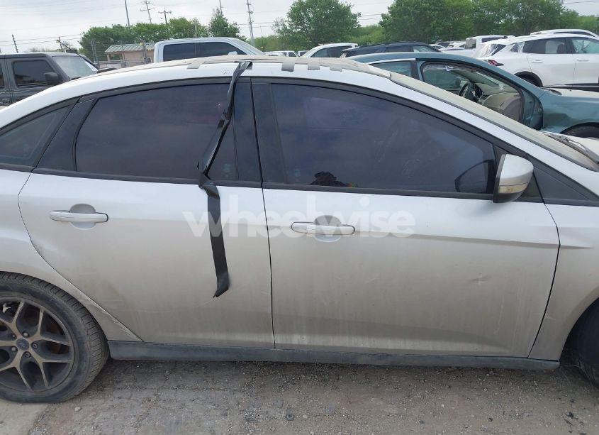 Photo 13 of 2017 Ford Focus SEL (VIN 1FADP3H24HL235375)