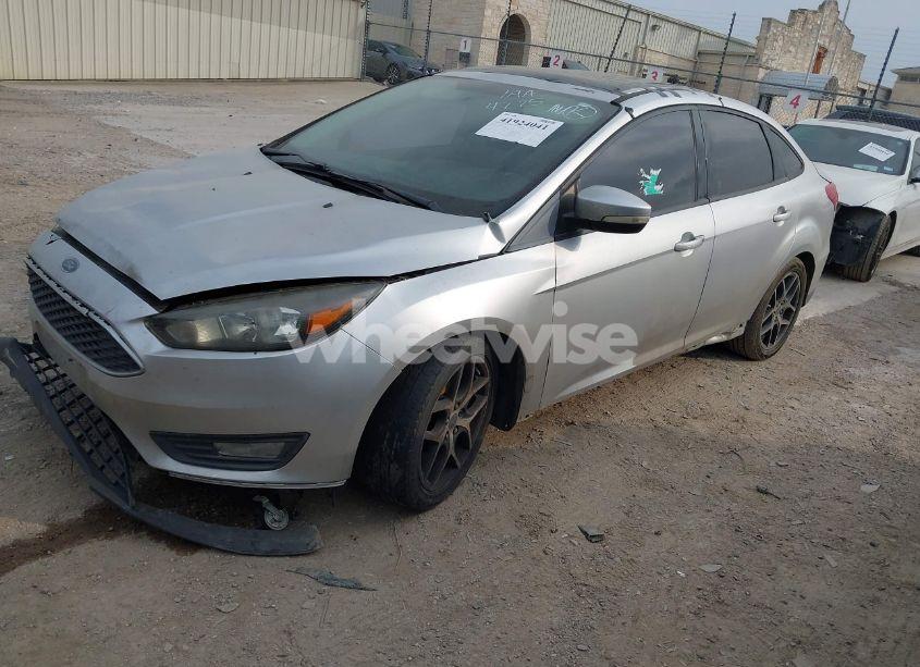 Photo 2 of 2017 Ford Focus SEL (VIN 1FADP3H24HL235375)