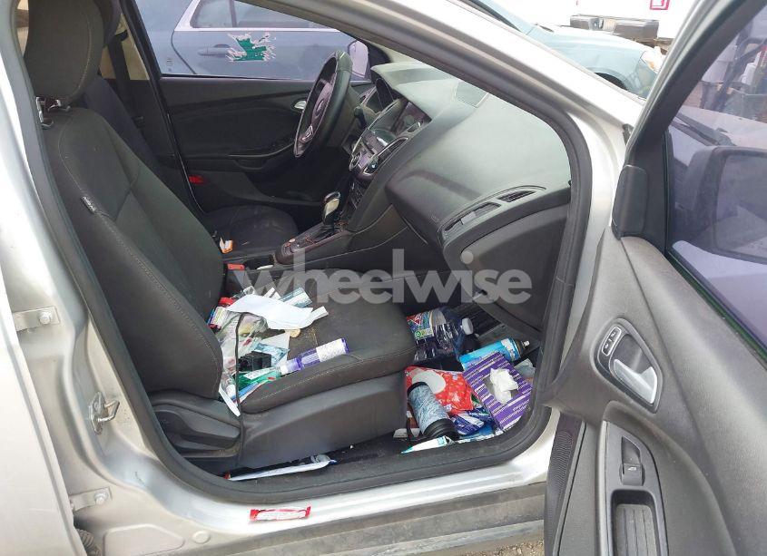 Photo 5 of 2017 Ford Focus SEL (VIN 1FADP3H24HL235375)