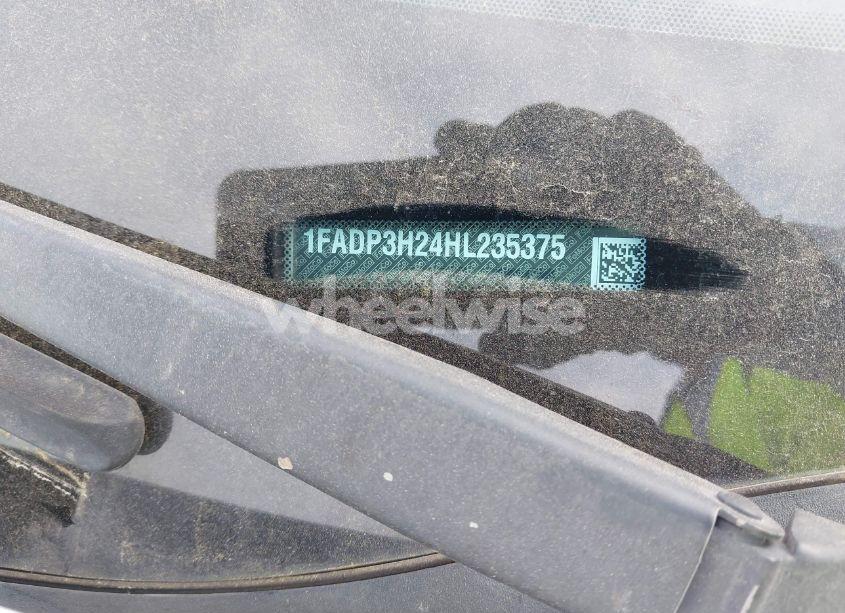 Photo 9 of 2017 Ford Focus SEL (VIN 1FADP3H24HL235375)