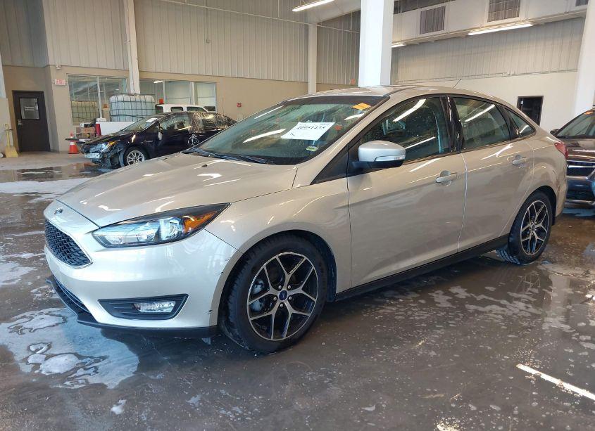Photo 2 of 2017 Ford Focus SEL (VIN 1FADP3H24HL276928)