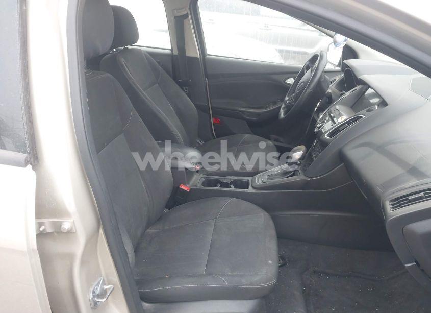 Photo 5 of 2017 Ford Focus SEL (VIN 1FADP3H24HL302881)