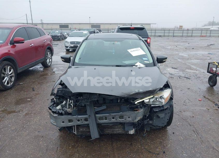 Photo 12 of 2017 Ford Focus SEL (VIN 1FADP3H24HL303223)