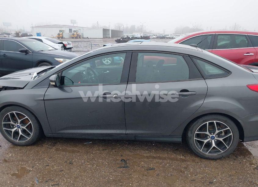 Photo 14 of 2017 Ford Focus SEL (VIN 1FADP3H24HL303223)