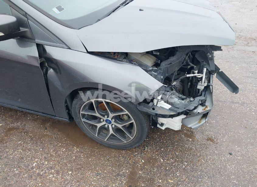 Photo 17 of 2017 Ford Focus SEL (VIN 1FADP3H24HL303223)