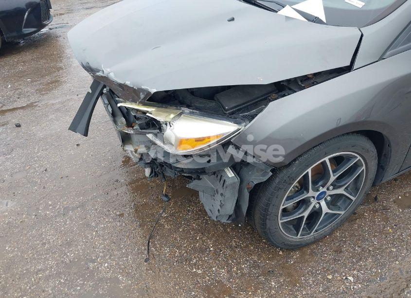 Photo 18 of 2017 Ford Focus SEL (VIN 1FADP3H24HL303223)